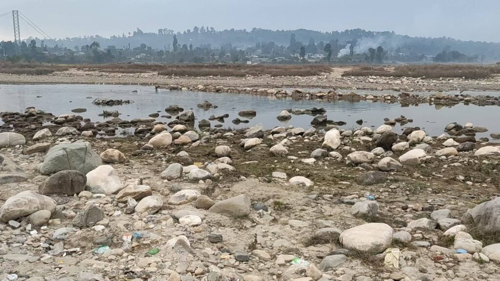 East Rapti River, handhikhola village